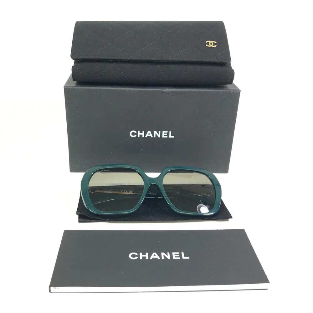 CHANEL Sunglasses 5521-A c.1459/S3 Oversized Polished Green Gold Hearts Hexagon